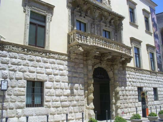 Casa Vacanza Dei Greci Barletta Exterior foto